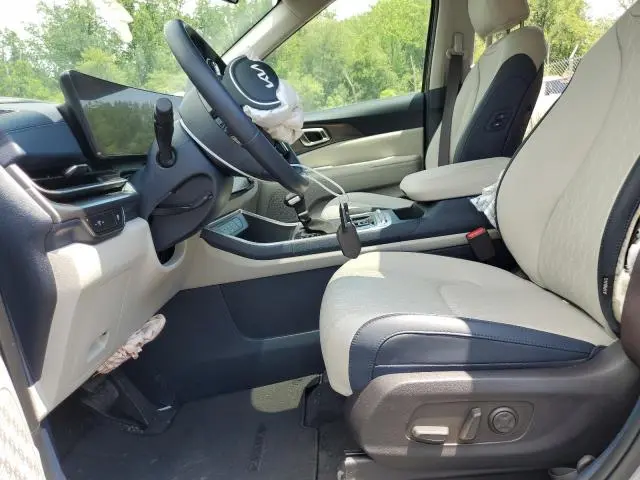 2025 KIA CARNIVAL SX  