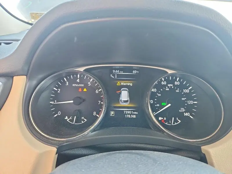 2016 NISSAN ROGUE SL  