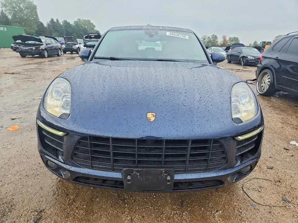2018 PORSCHE MACAN   