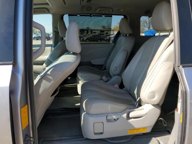 2013 TOYOTA SIENNA XLE