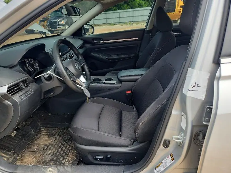 2022 NISSAN ALTIMA SV  