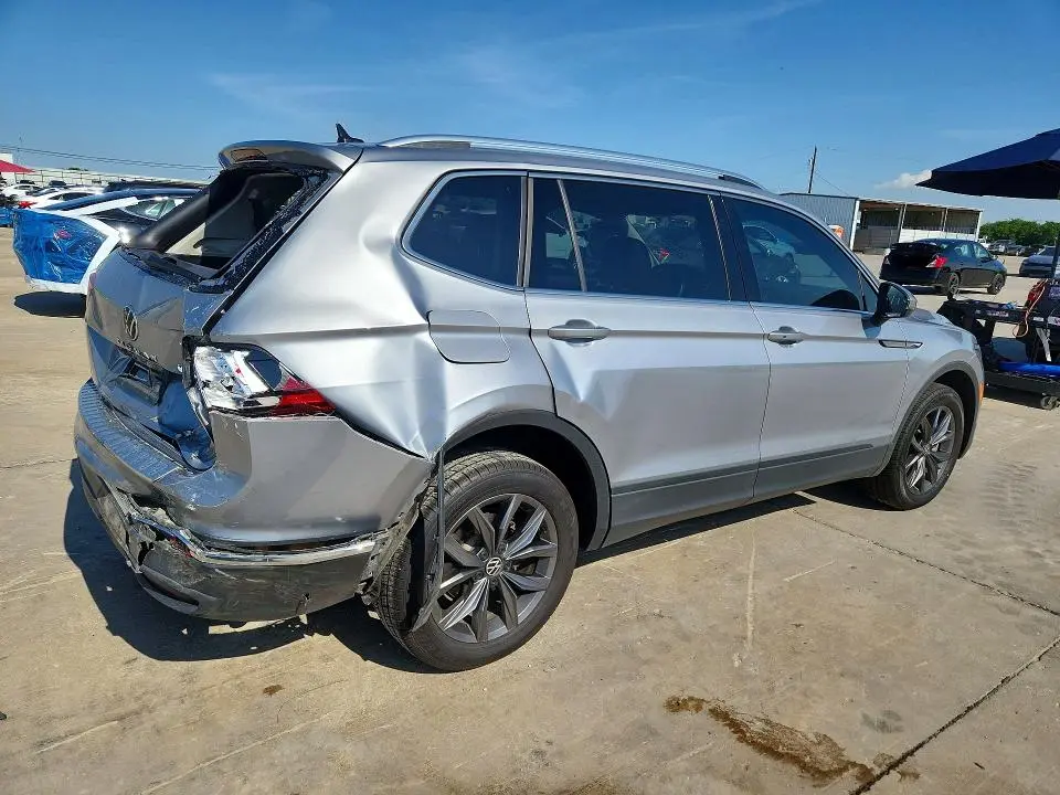 2022 VOLKSWAGEN TIGUAN SE  