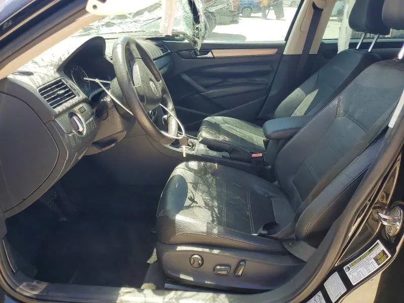 2015 VOLKSWAGEN PASSAT S  