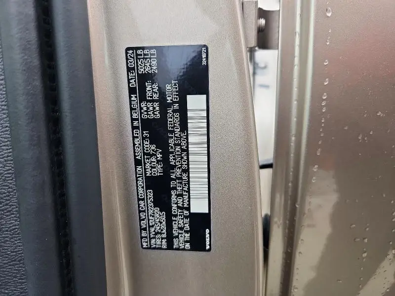 2024 VOLVO XC40 ULTIMATE  