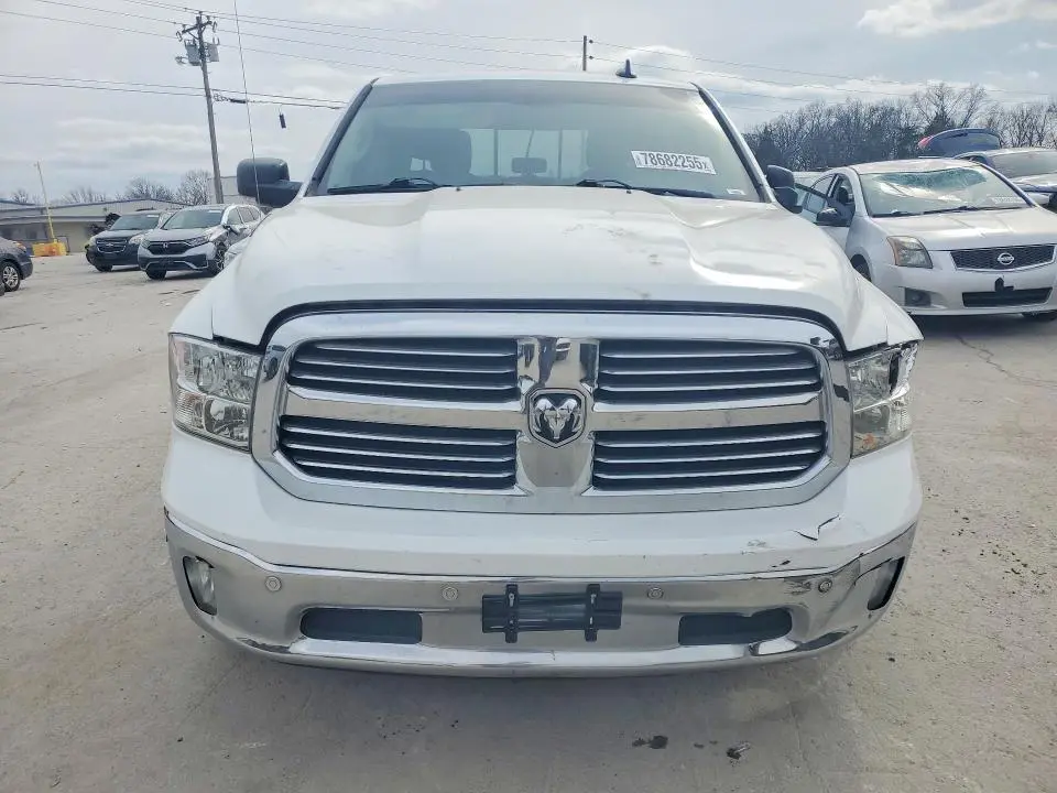 2017 RAM 1500 SLT  