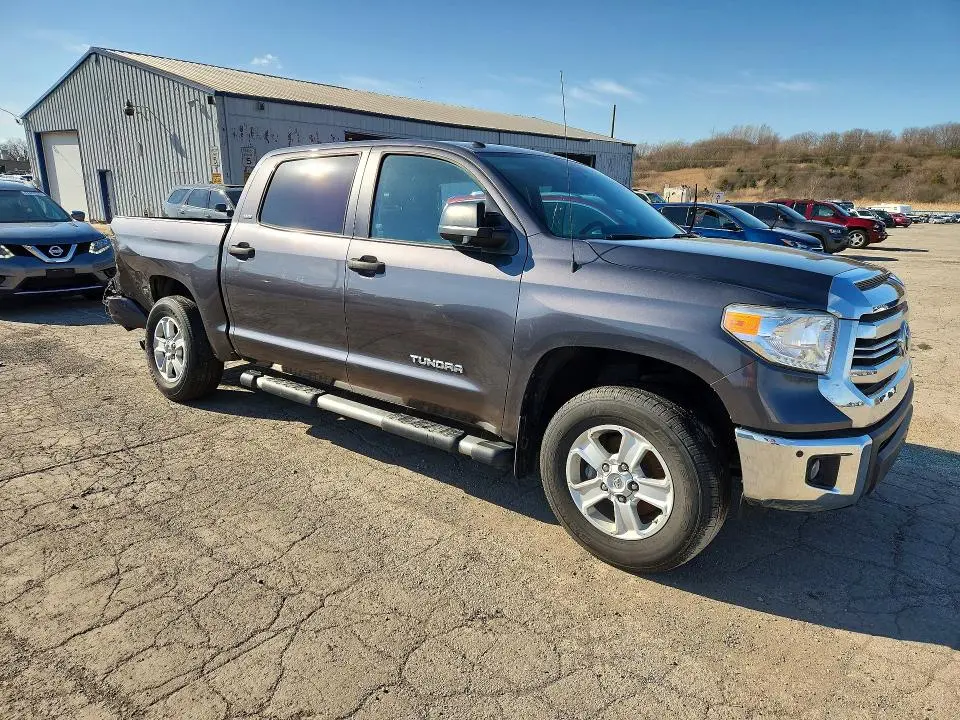 2016 TOYOTA TUNDRA CREWMAX SR5  