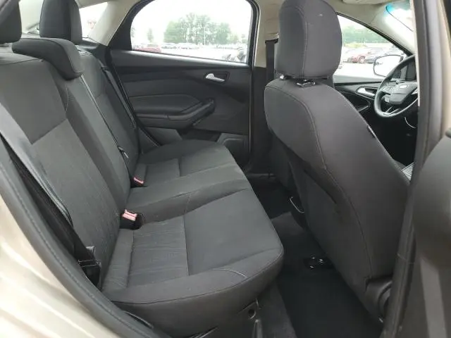 2017 FORD FOCUS SE  