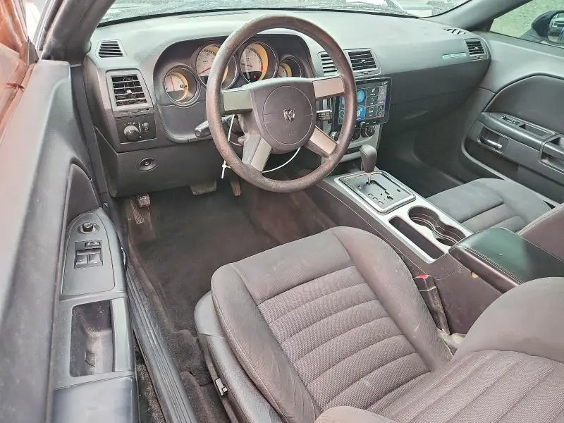 2010 DODGE CHALLENGER SE  