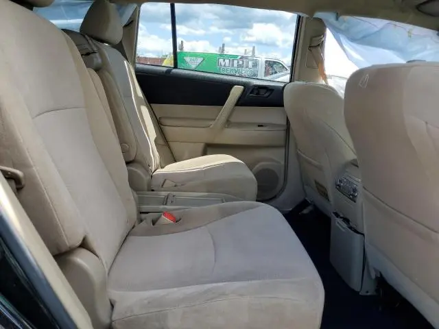 2013 TOYOTA HIGHLANDER BASE
