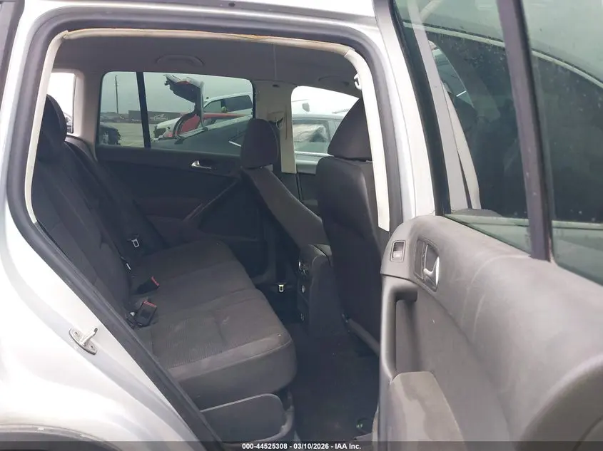 2014 VOLKSWAGEN TIGUAN S