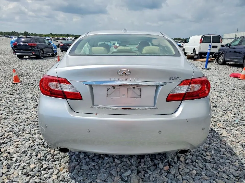 2013 INFINITI M37 X  