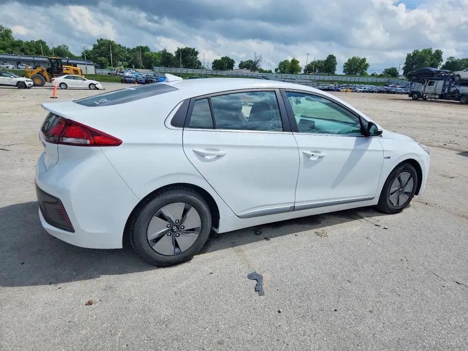 2020 HYUNDAI IONIQ SE  