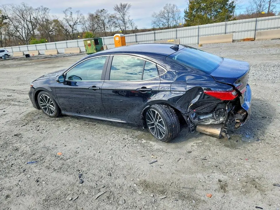 2025 TOYOTA CAMRY XLE  