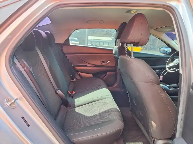 2021 HYUNDAI ELANTRA SE  