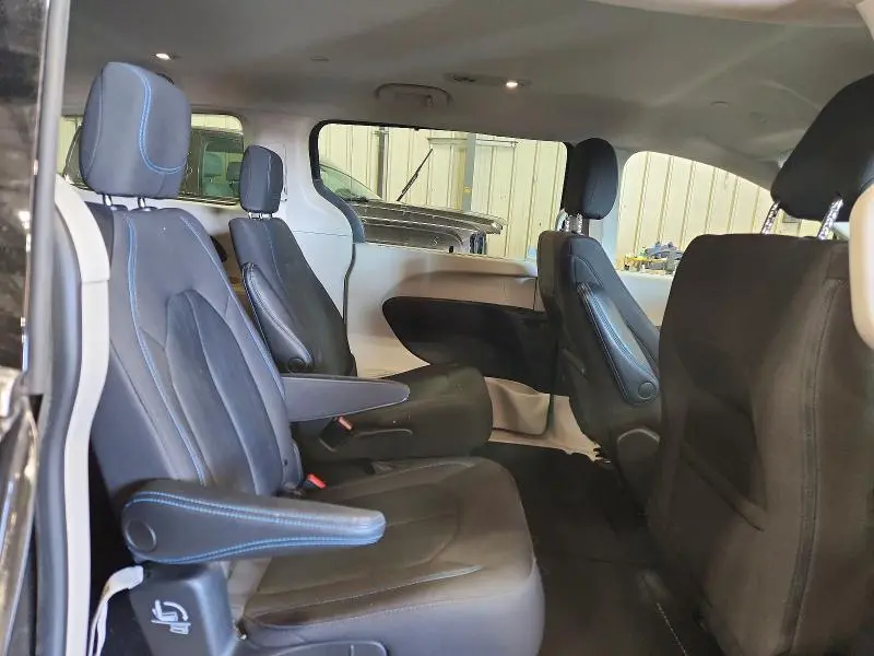 2021 CHRYSLER PACIFICA TOURING  