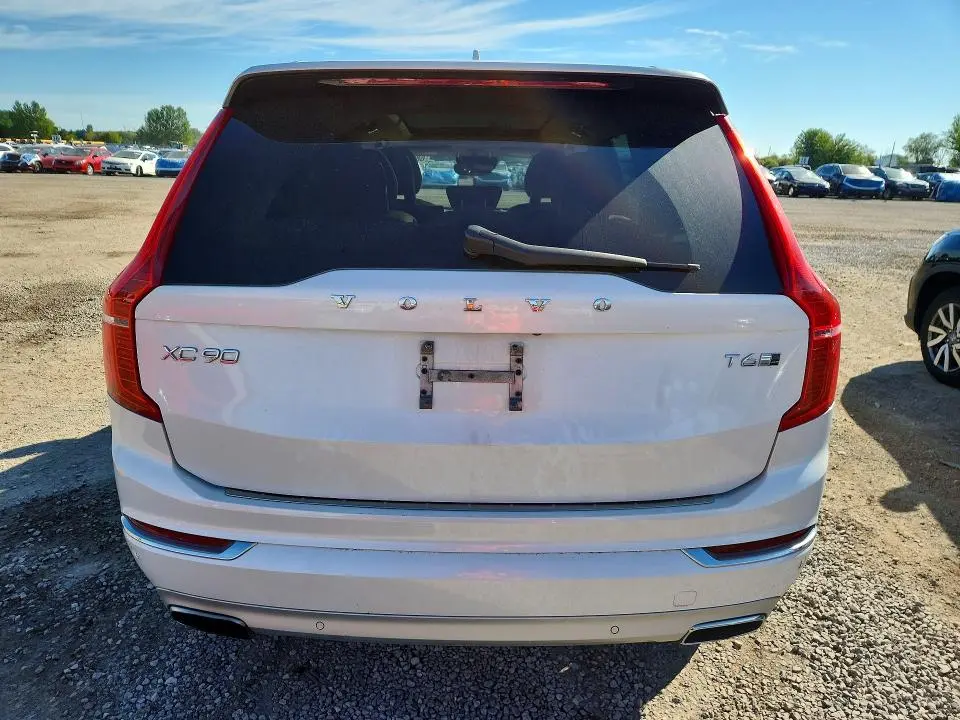 2016 VOLVO XC90 T6  