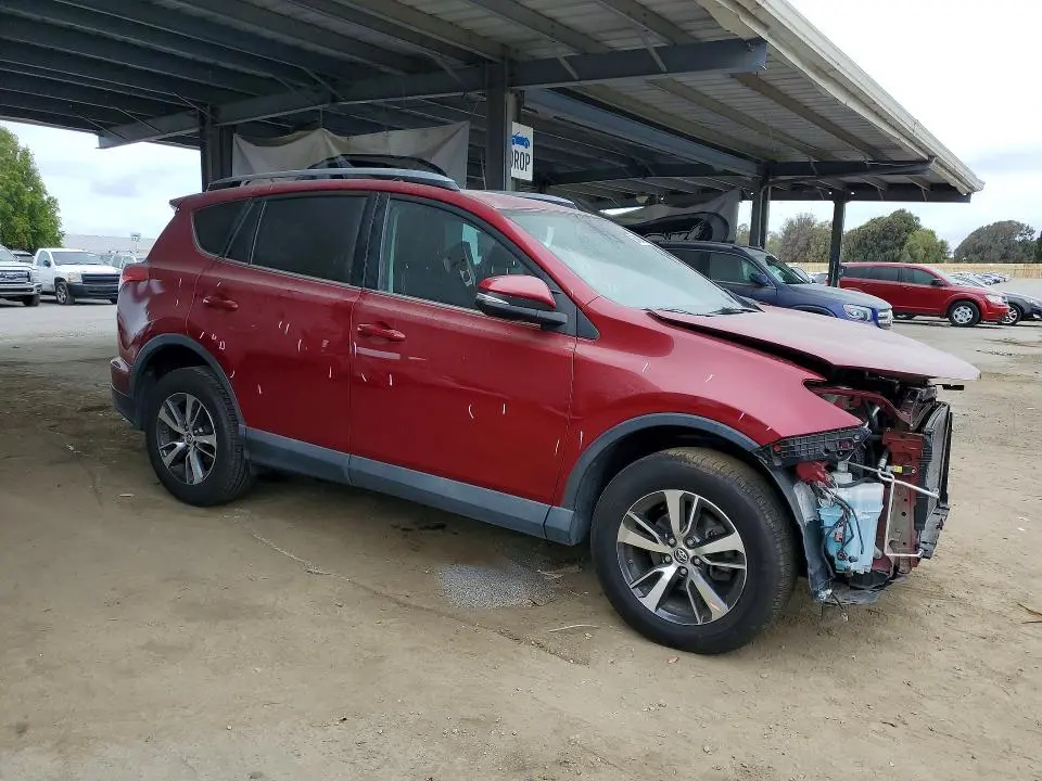 2018 TOYOTA RAV4 XLE  