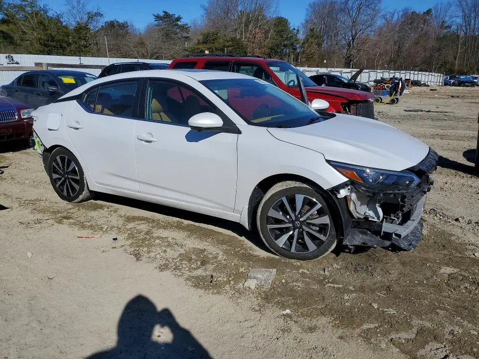 2024 NISSAN SENTRA SV  