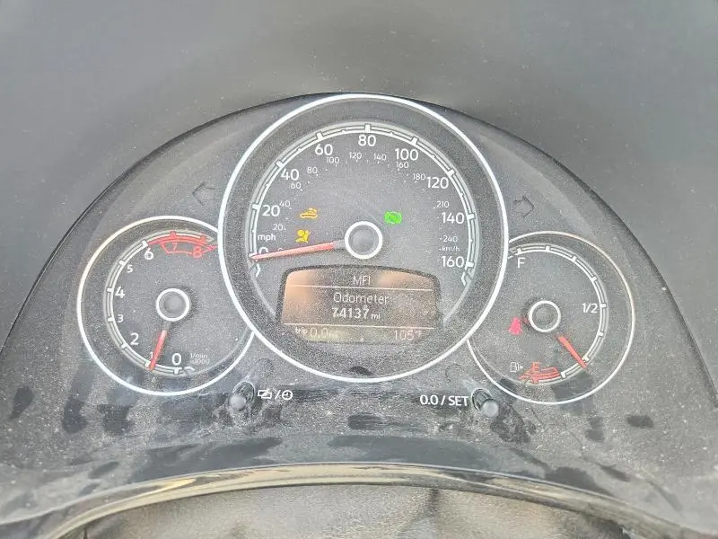2017 VOLKSWAGEN BEETLE S/SE  