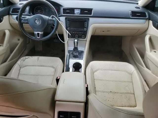 2013 VOLKSWAGEN PASSAT SE  