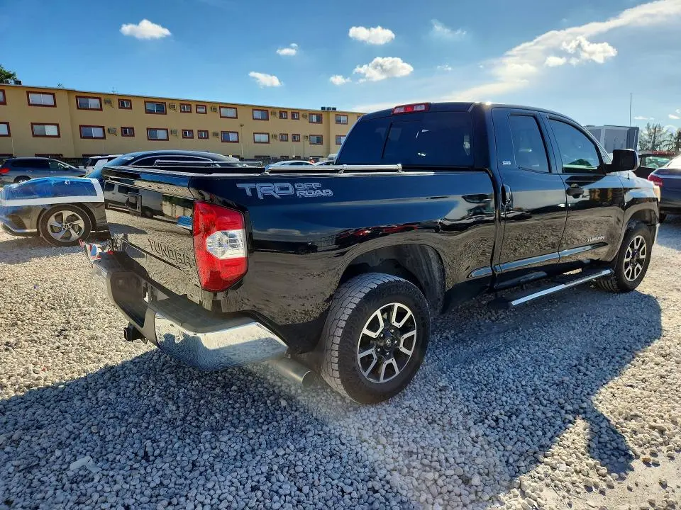 2017 TOYOTA TUNDRA SR5  