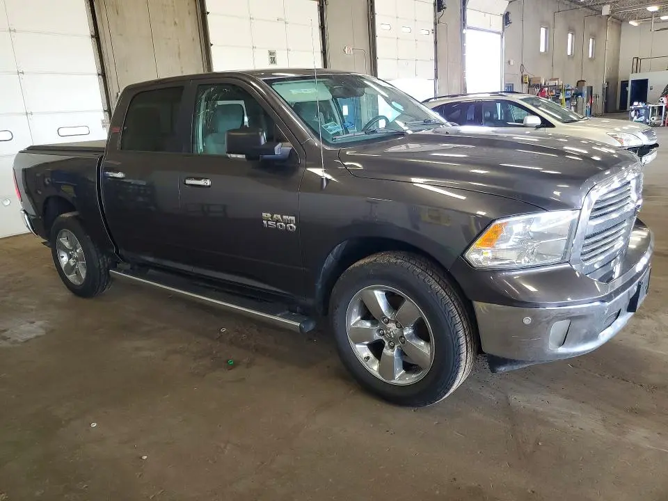 2017 RAM 1500 SLT  
