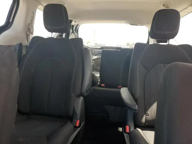 2020 CHRYSLER VOYAGER LX  