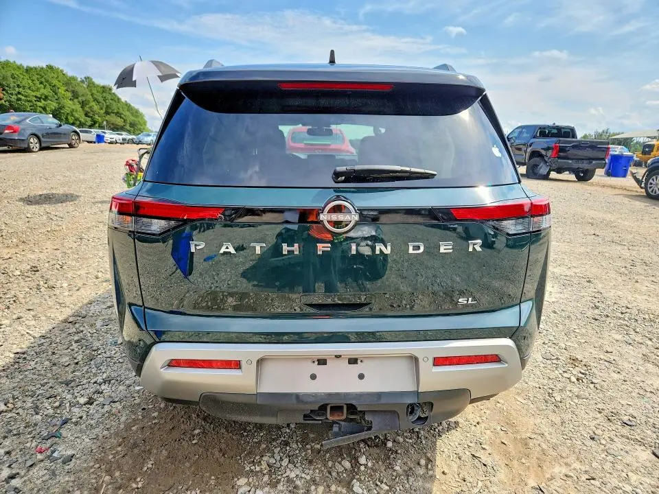 2022 NISSAN PATHFINDER SL  