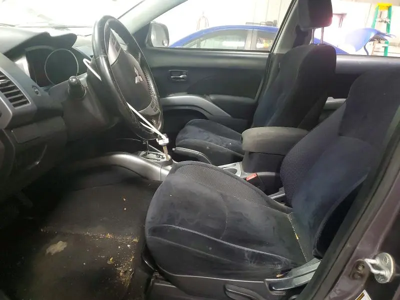 2010 MITSUBISHI OUTLANDER ES  
