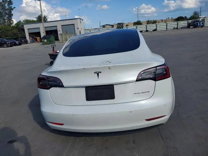 2022 TESLA MODEL 3   