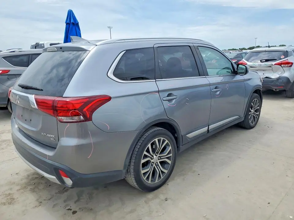 2017 MITSUBISHI OUTLANDER SE  