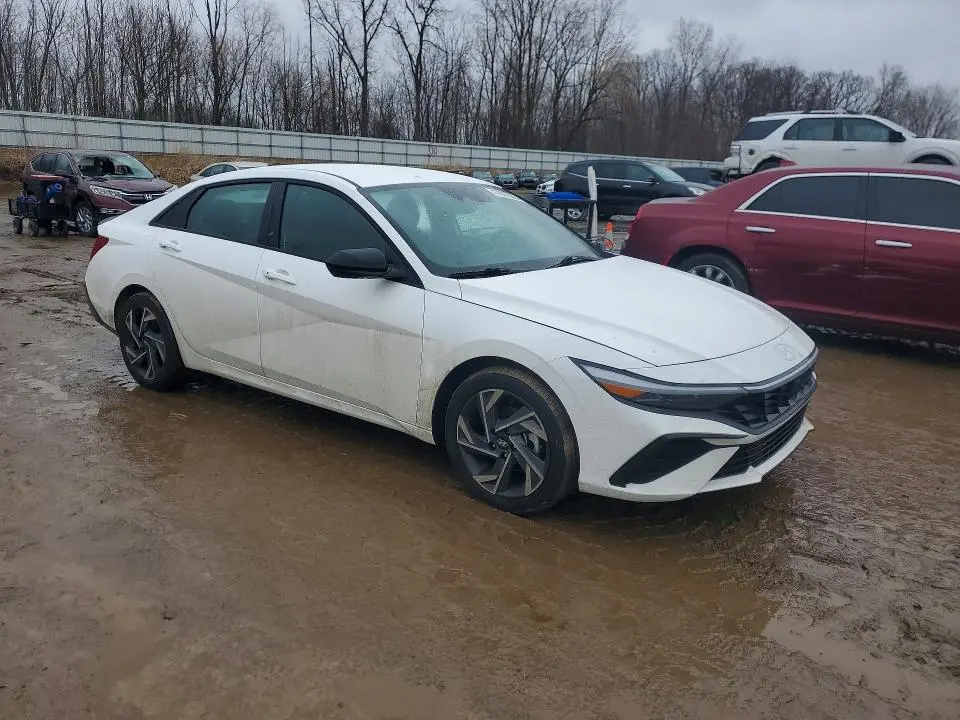 2025 HYUNDAI ELANTRA SEL SPORT  