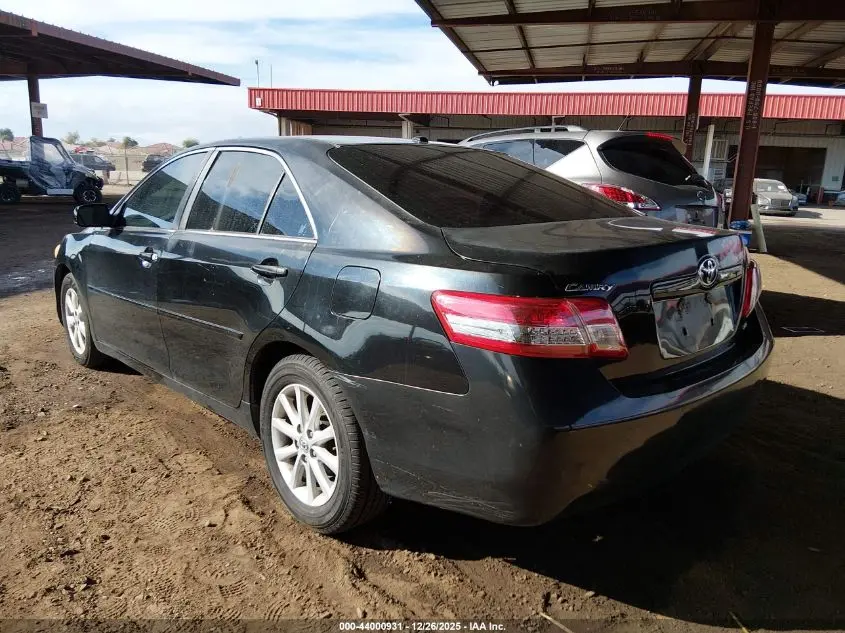 2011 TOYOTA CAMRY LE