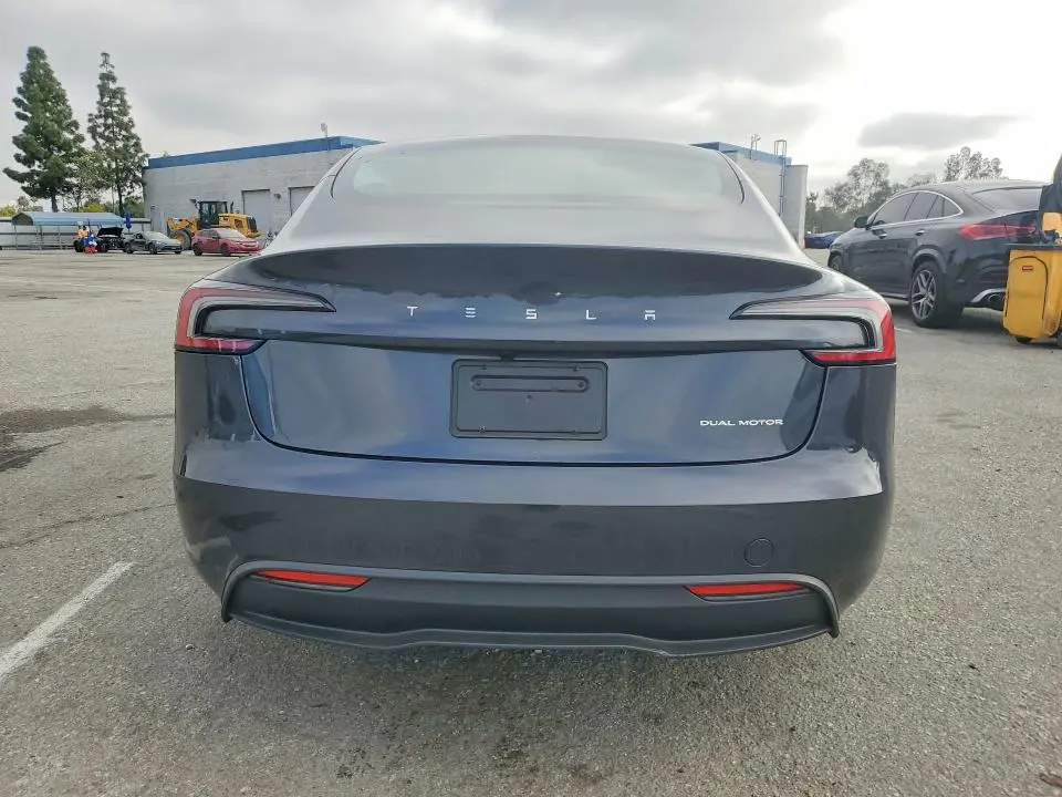 2025 TESLA MODEL 3   