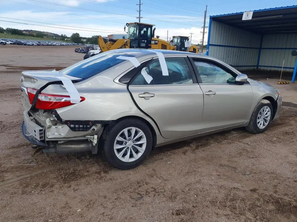 2016 TOYOTA CAMRY LE  