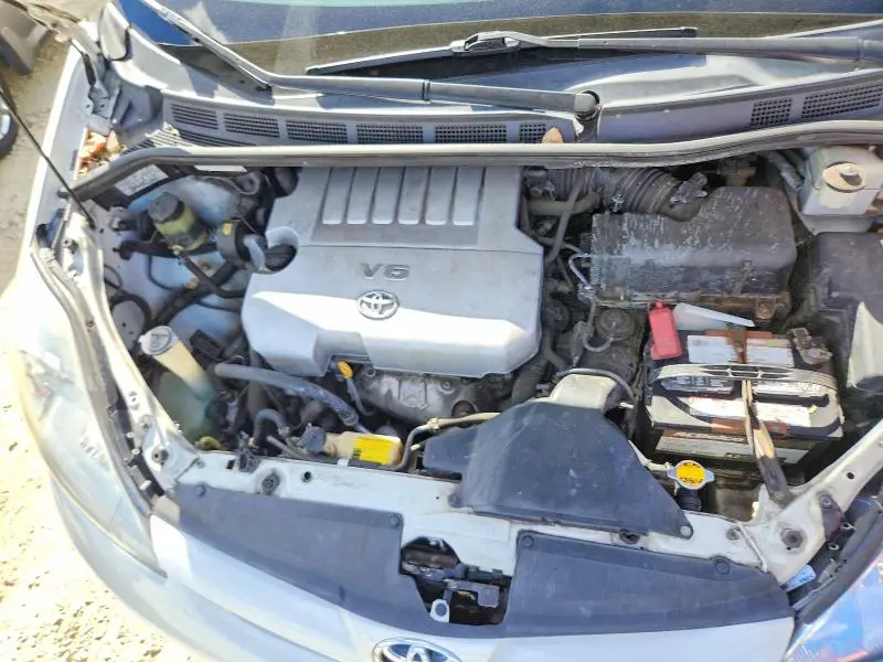 2010 TOYOTA SIENNA XLE  