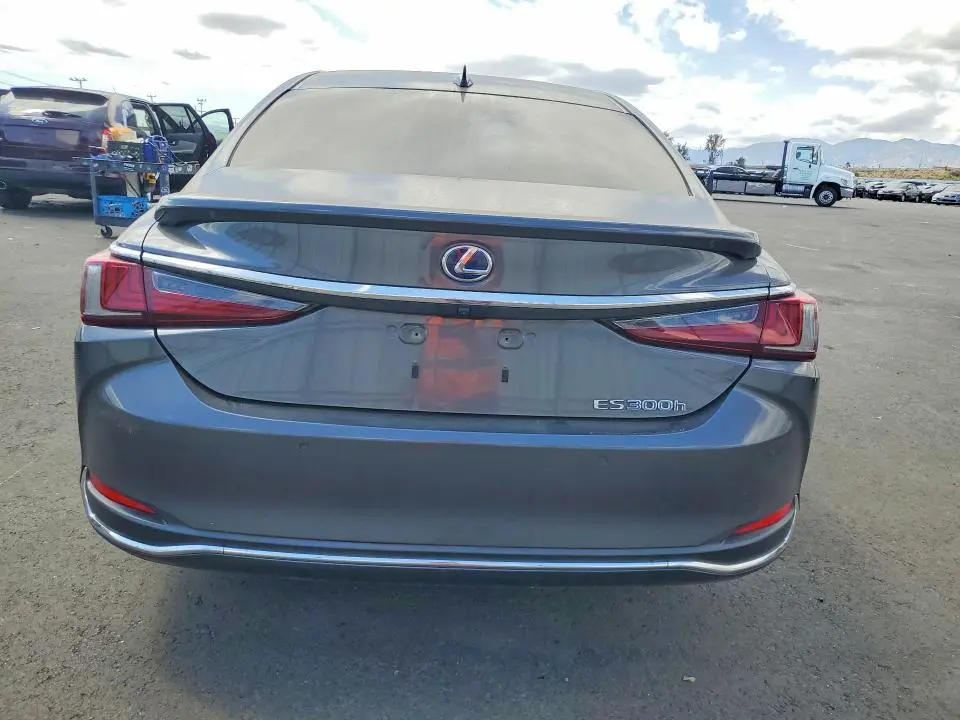 2022 LEXUS ES 300H BASE  