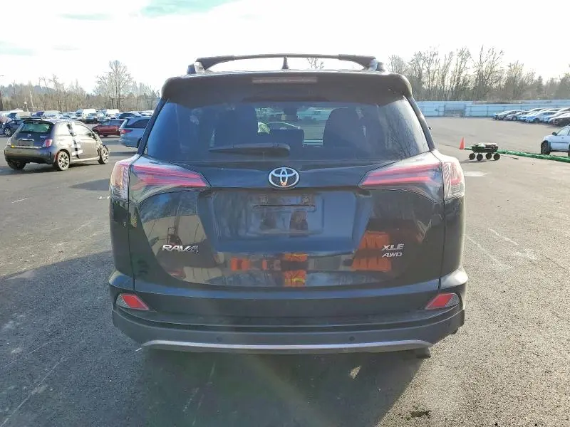 2017 TOYOTA RAV4 XLE  