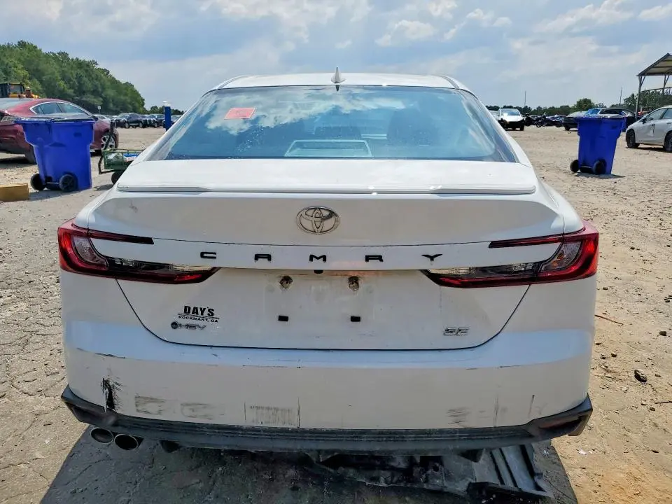 2025 TOYOTA CAMRY SE  