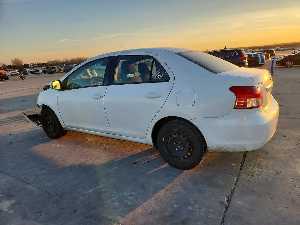 2010 TOYOTA YARIS BASE  