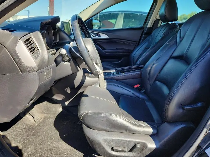 2018 MAZDA 3 TOURING  