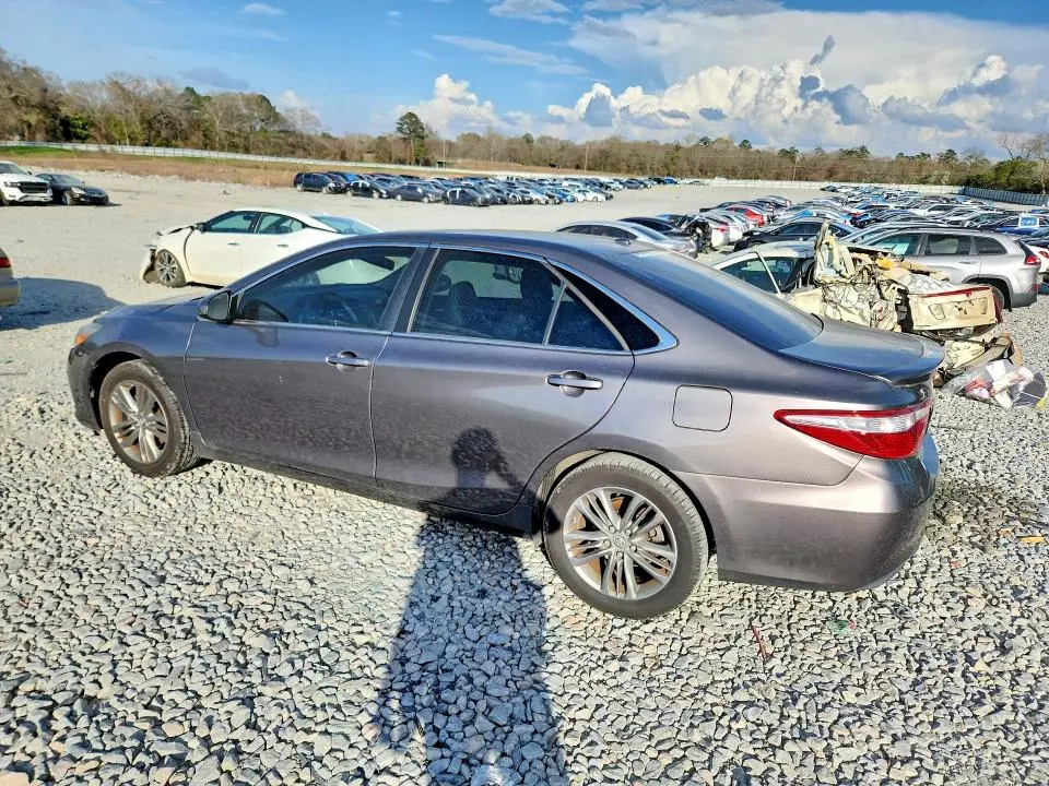 2017 TOYOTA CAMRY SE  