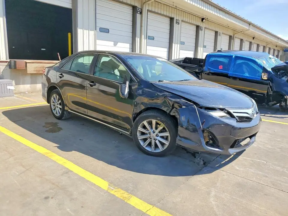 2012 TOYOTA CAMRY XLE  