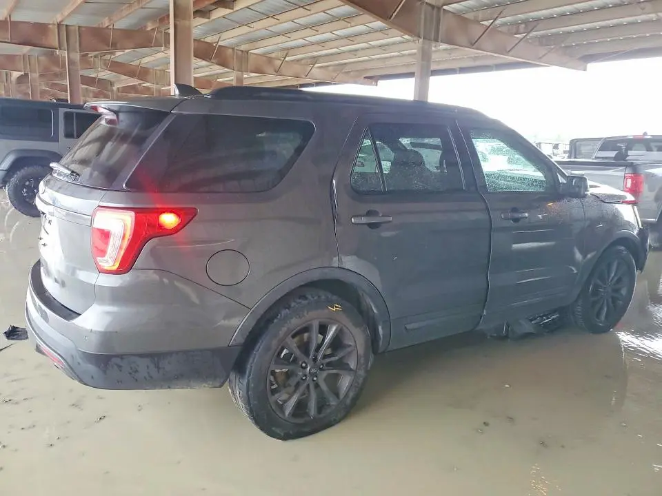 2017 FORD EXPLORER XLT  