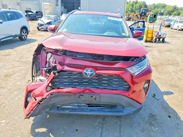 2021 TOYOTA RAV4 XLE  