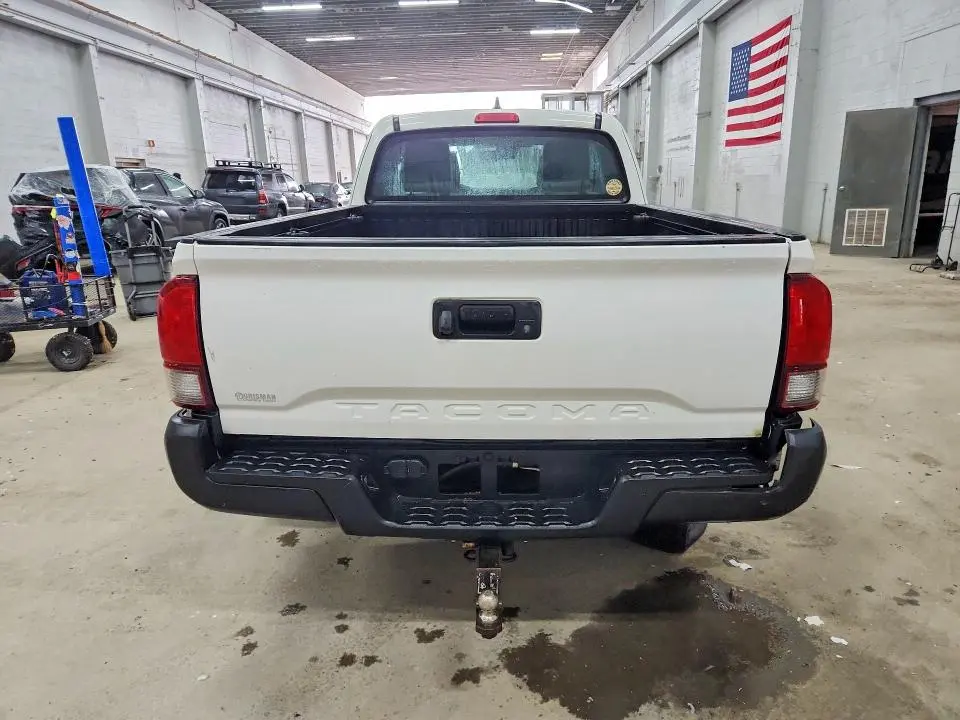 2018 TOYOTA TACOMA SR  