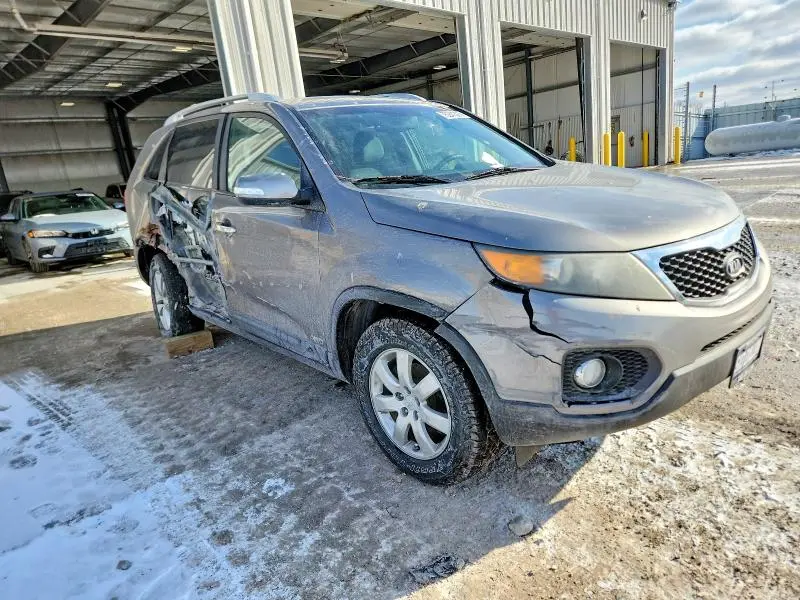 2011 KIA SORENTO BASE  