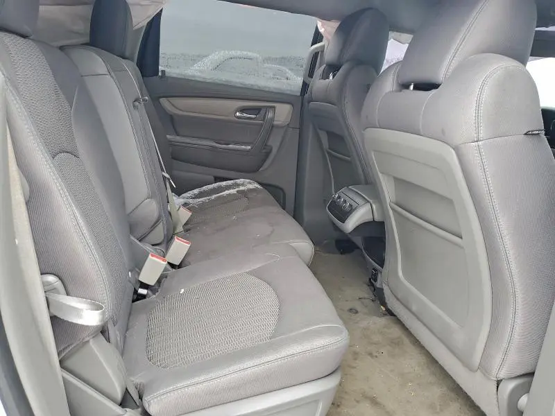 2016 CHEVROLET TRAVERSE LS  