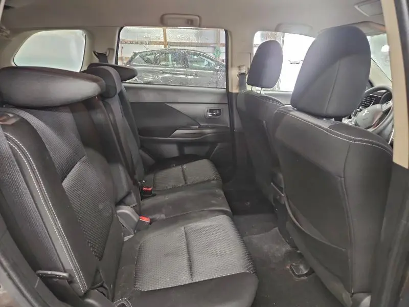 2018 MITSUBISHI OUTLANDER ES  