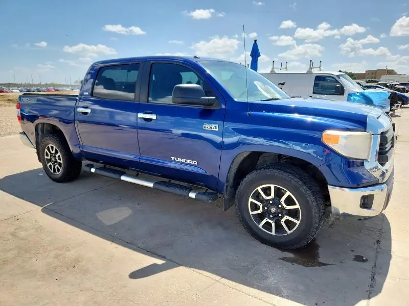 2015 TOYOTA TUNDRA CREWMAX SR5  